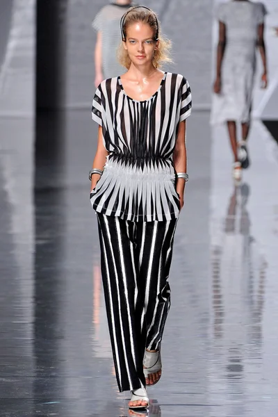 Look 14